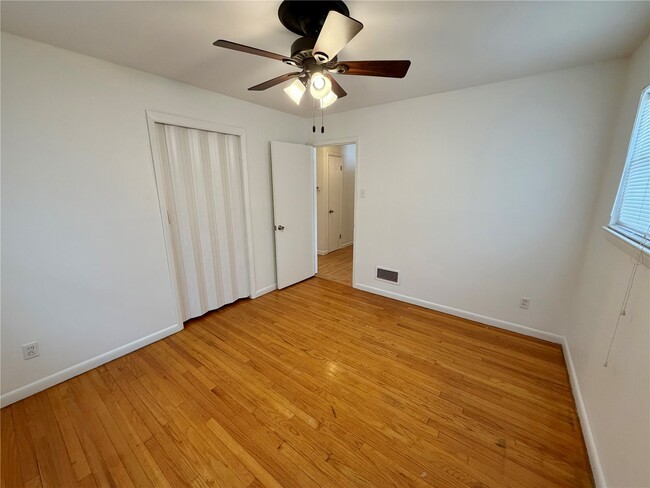 Building Photo - 317 Thomas Ave