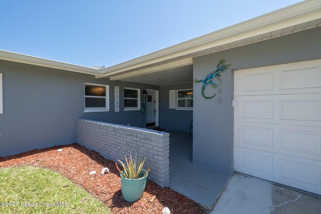 Building Photo - 346 Cyprus Dr