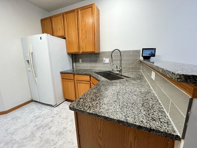 Building Photo - 5205 Holly Ln N