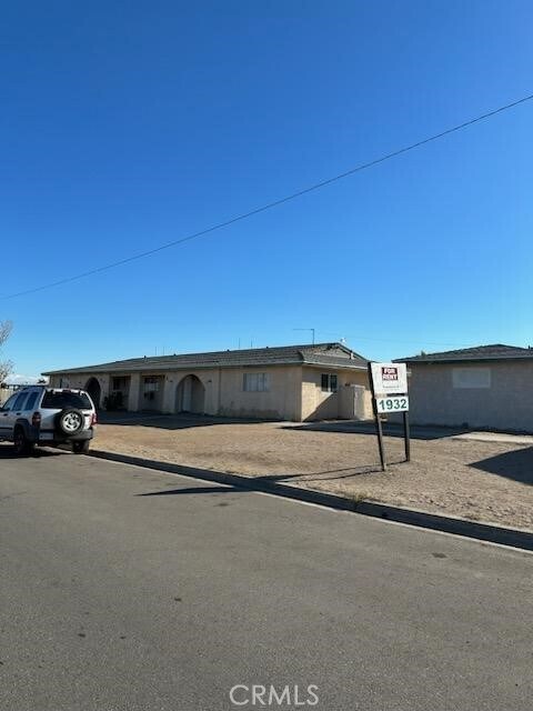 Primary Photo - 1932 Erin Dr