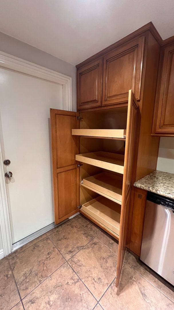 Building Photo - Newly updated 3-bedroom, 2.5-bath Hampton ...