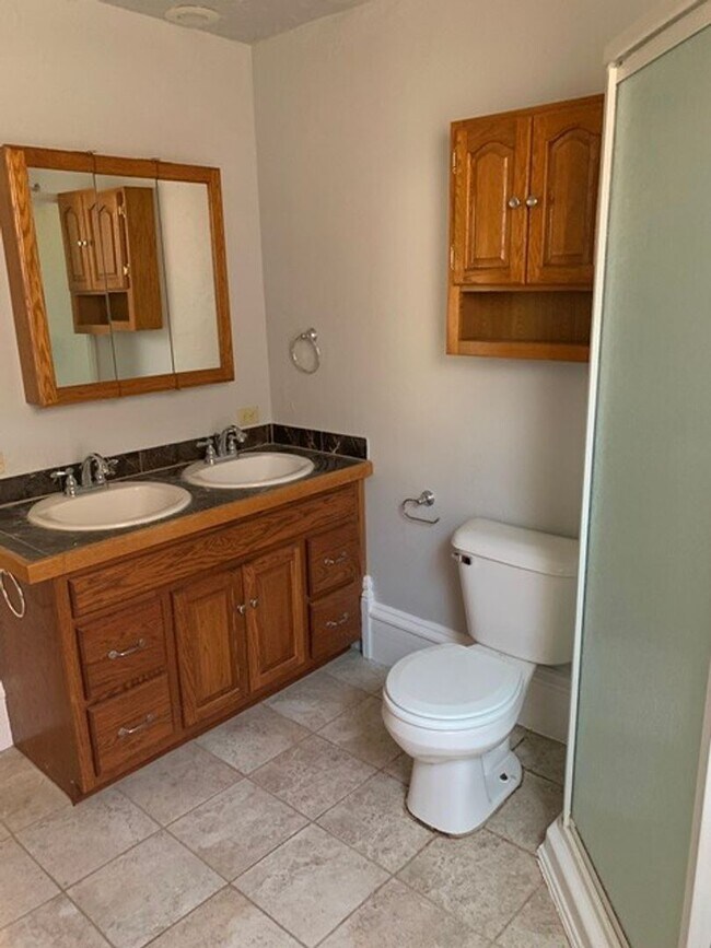 Building Photo - A Street in Columbus