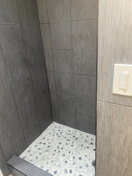 Building Photo - 1525 Pensacola St