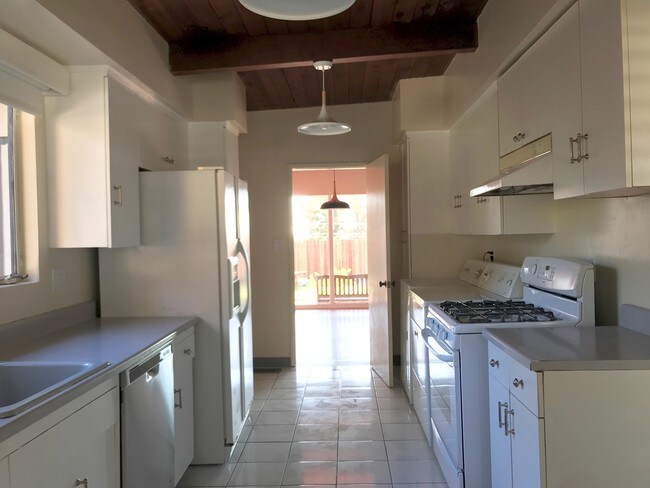 View of kitchen to the back of the house - 926 Crestview Dr