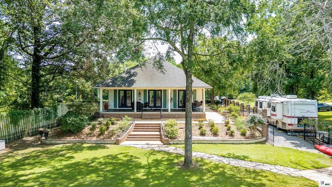 Building Photo - 237 River Oaks Dr