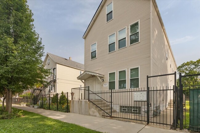 Building Photo - 1234 W 49th Pl