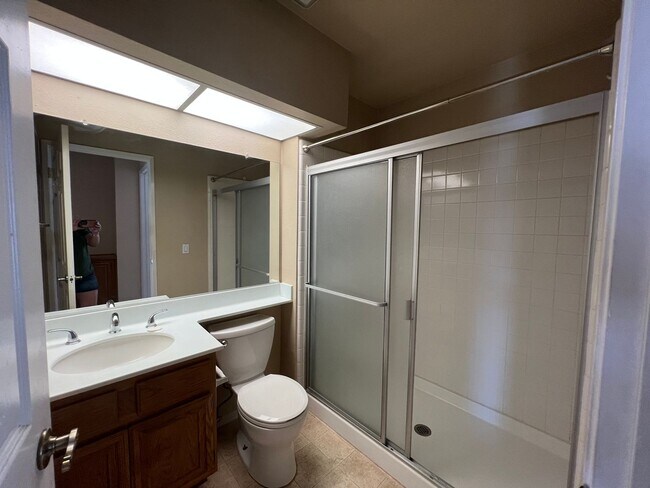 Building Photo - 3 bed, 3 bath single family home