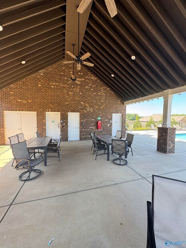 Building Photo - 115 Betty Williams Dr