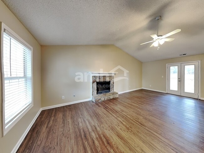 Building Photo - 32 Alston Ln SW