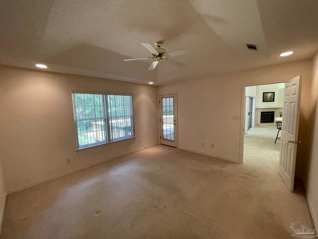 Building Photo - 941 Spring Creek Cir