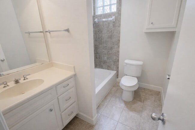 Building Photo - 2710 Hullsmith Dr