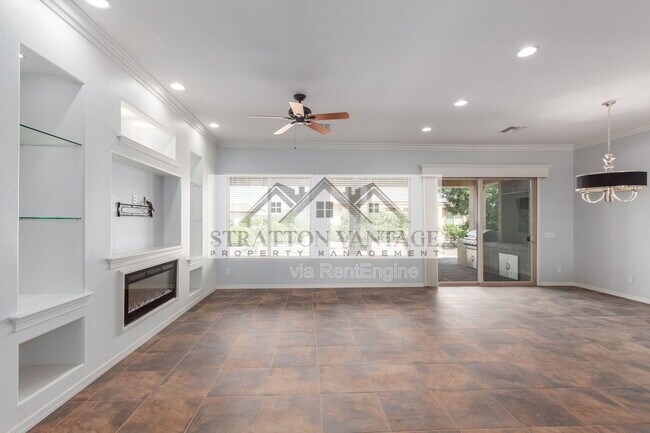 Building Photo - 7150 W Heritage Way