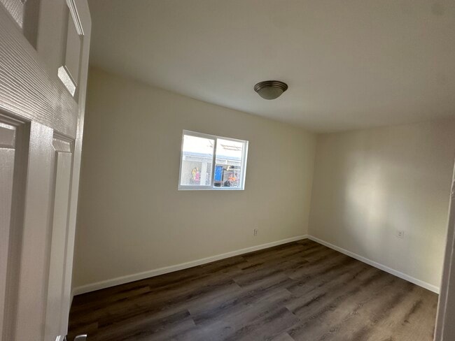 Building Photo - 624 W 49th St