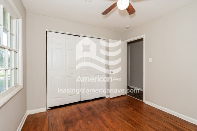 Building Photo - 203 Stevens St