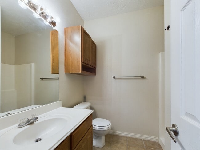 Building Photo - 1001 Krenek Tap Rd