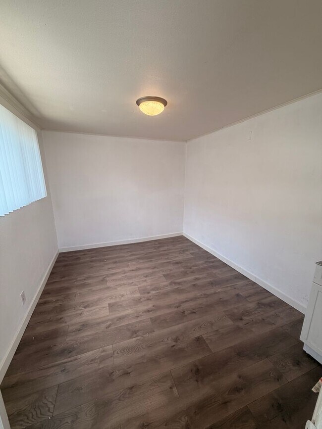 Building Photo - Remodeled 3 Bedroom Norwalk House For Rent!