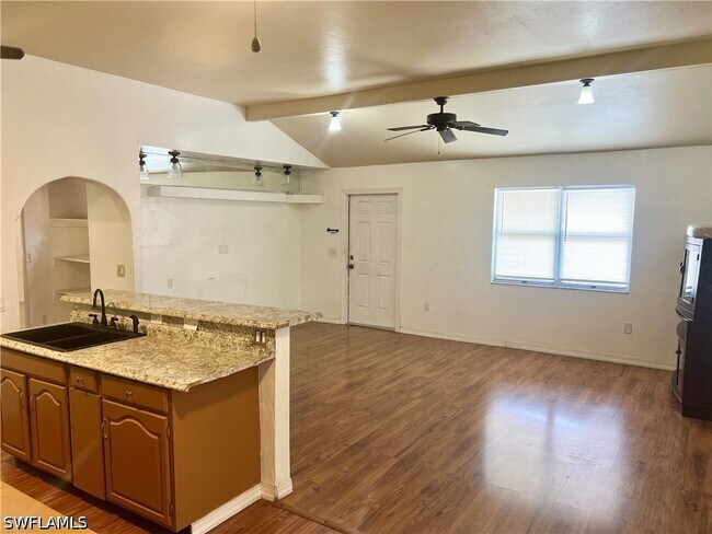 Building Photo - 446 San Bernardino St