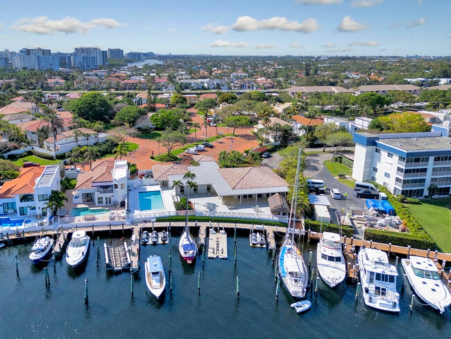 Building Photo - 210 Captains Walk