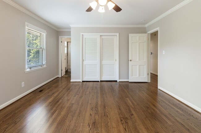 Building Photo - Mountain Brook Living: 3BR Main, Hardwoods...