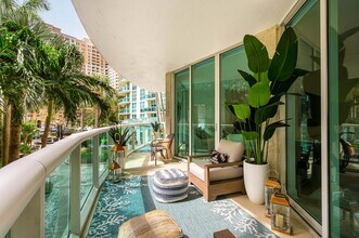 Building Photo - 347 N New River Dr E