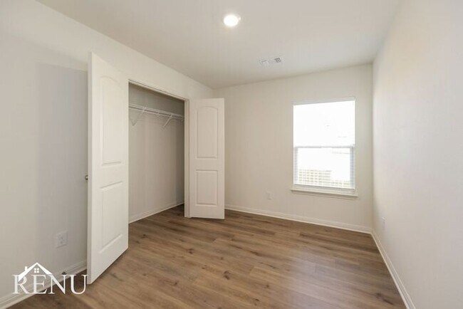 Building Photo - Coming Soon! First Month Free!