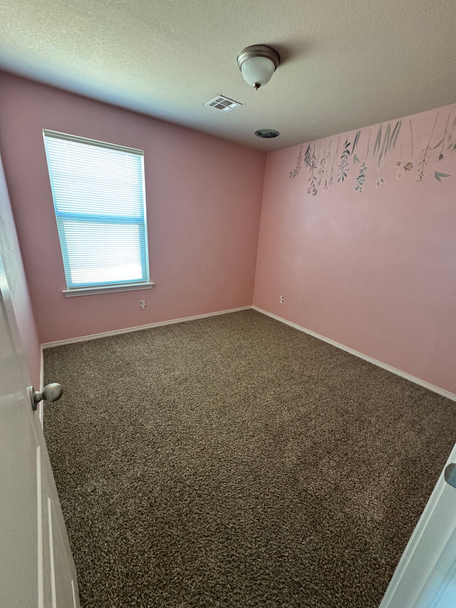 Building Photo - 14233 Escalera Dr