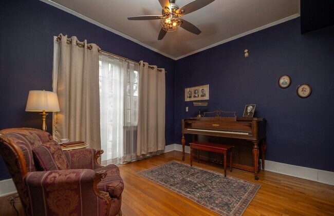 Building Photo - WONDERFUL HISTORIC 5 BED 3 BATH PROPERTY WITH CARRIAGE HOUSE