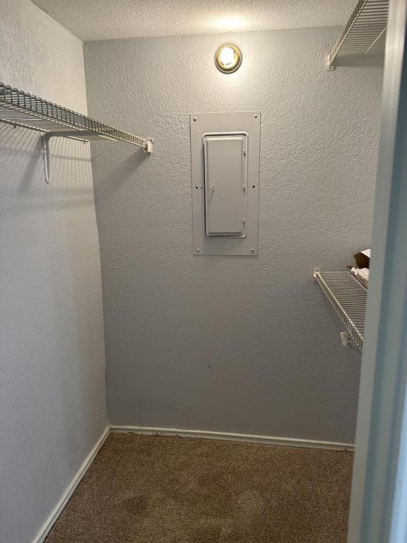 Building Photo - 2300 Balsam Dr