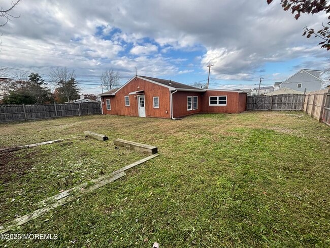 Building Photo - 1005 Beach Blvd