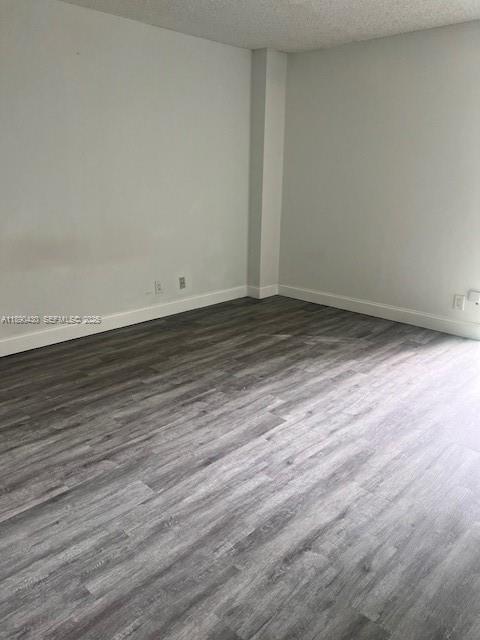 Building Photo - 3475 N Country Club Dr