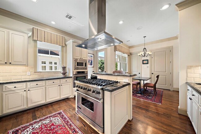 Building Photo - 1308 Lake Pointe Pkwy