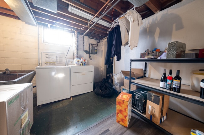 Building Photo - 3957 Ewing Ave S