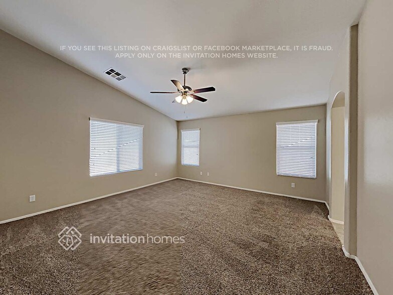 Building Photo - 32634 N Cherry Creek Rd