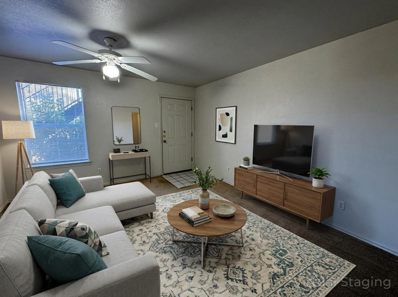 Building Photo - 1505 Benttree Dr