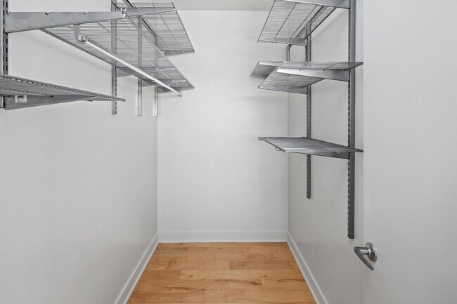 Building Photo - Modern West-Facing Condo with Spectacular Views and Prime Location in Hillcrest, San Diego