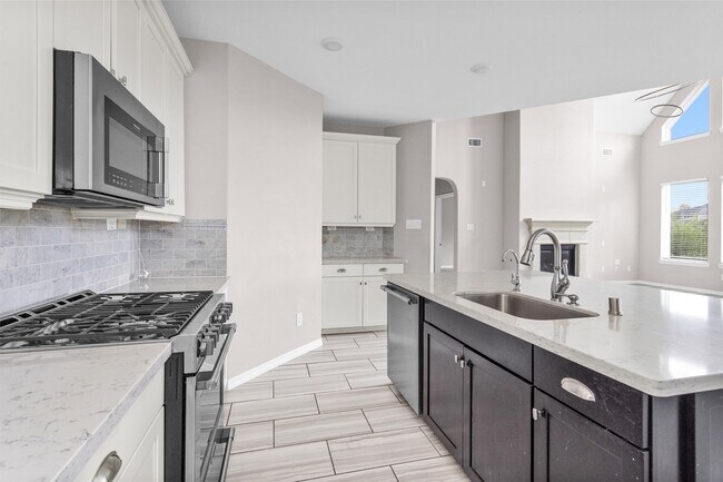 Building Photo - 6915 Pebble Pass Ln