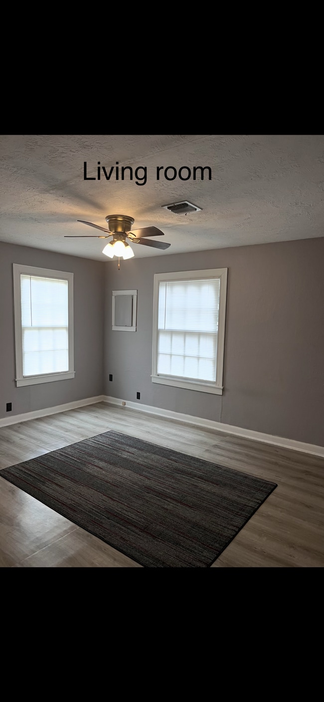 Building Photo - 2015 9th St