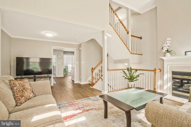 Building Photo - 2430 Garnett Dr