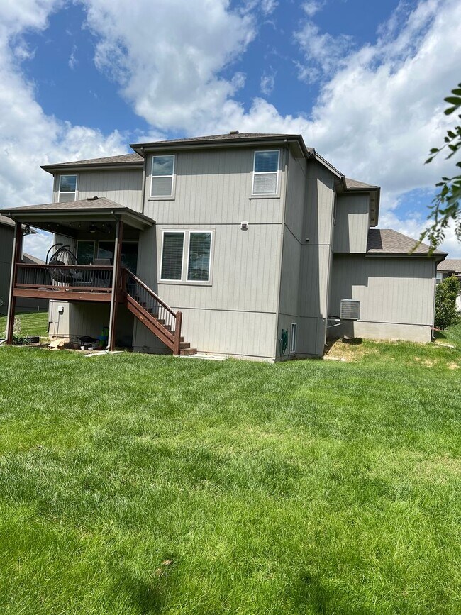 Building Photo - LOOK AT THIS GEM!  Schedule A Tour Today!!  Don't miss out on the Spring Special that was just ad...