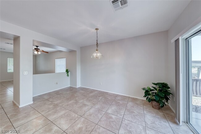 Building Photo - 2343 Schaeffer Hills Dr