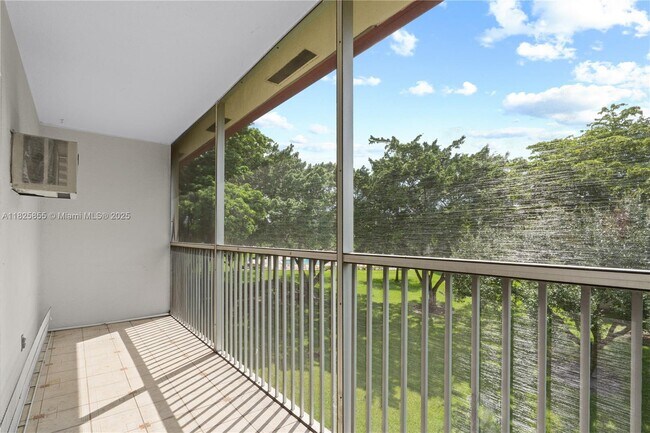 Building Photo - 100 SW 132nd Way