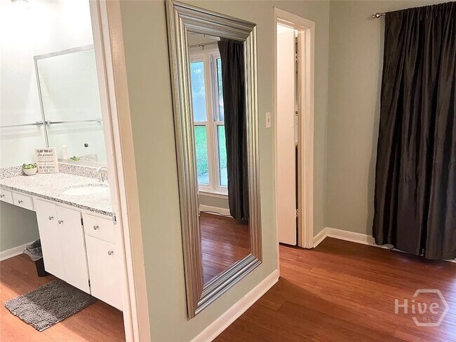 Building Photo - 12 St Moritz Ct