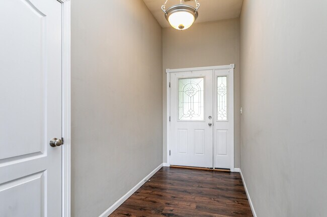 Building Photo - 4800 Burbank Loop