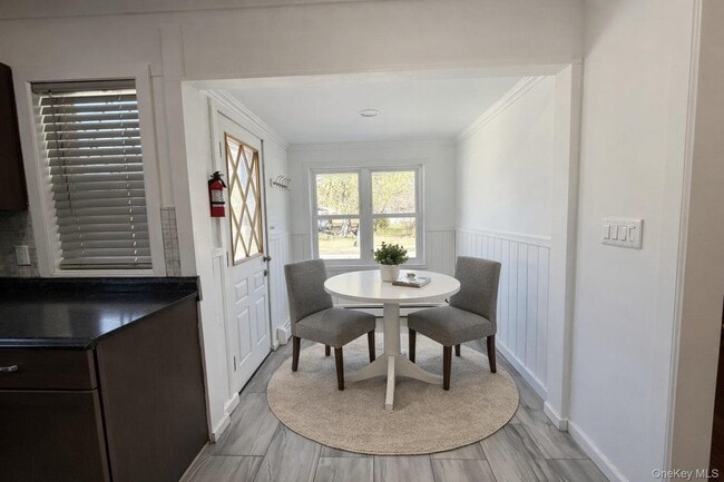 Building Photo - 24 Bennett St