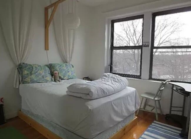 Building Photo - Fantastic Apt on Brookline Border near B and C lines and Whole Foods.  Free Heat & Hot Water, No ...