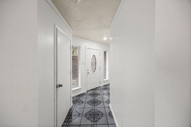 Building Photo - 7226 Ridgeberry Dr