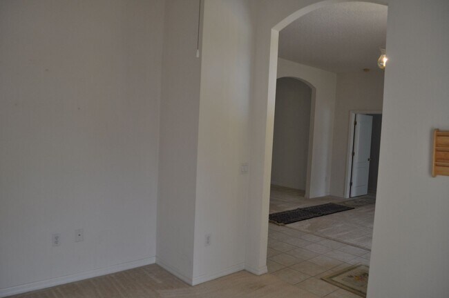 Building Photo - Lovely home in Pine Lakes