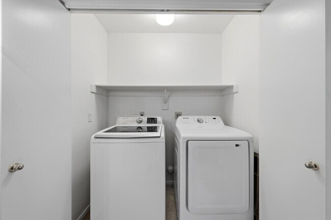 Building Photo - 18837 N 43rd Pl