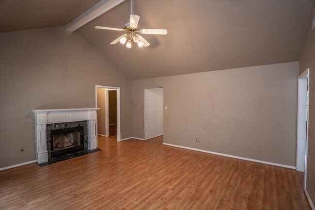 Building Photo - 4 Bedroom Home in North Little Rock with S...