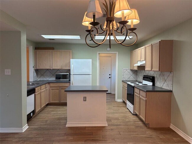 Building Photo - 88 Elm Hill Ct